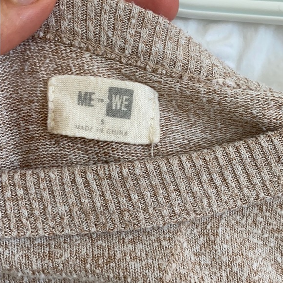 Tan sweater - Picture 2 of 4
